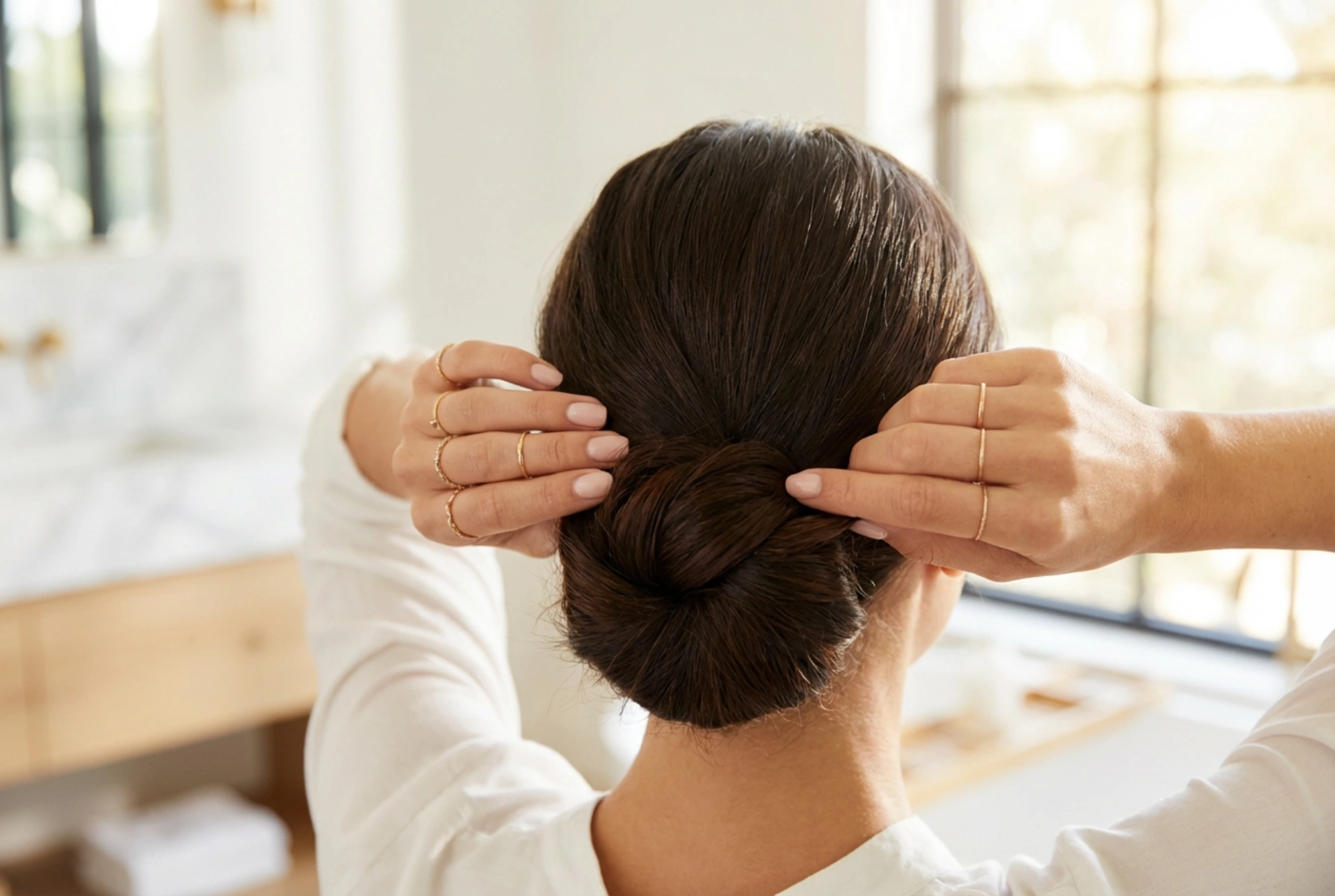 Efektní účes z rovných vlasů za 10 minut