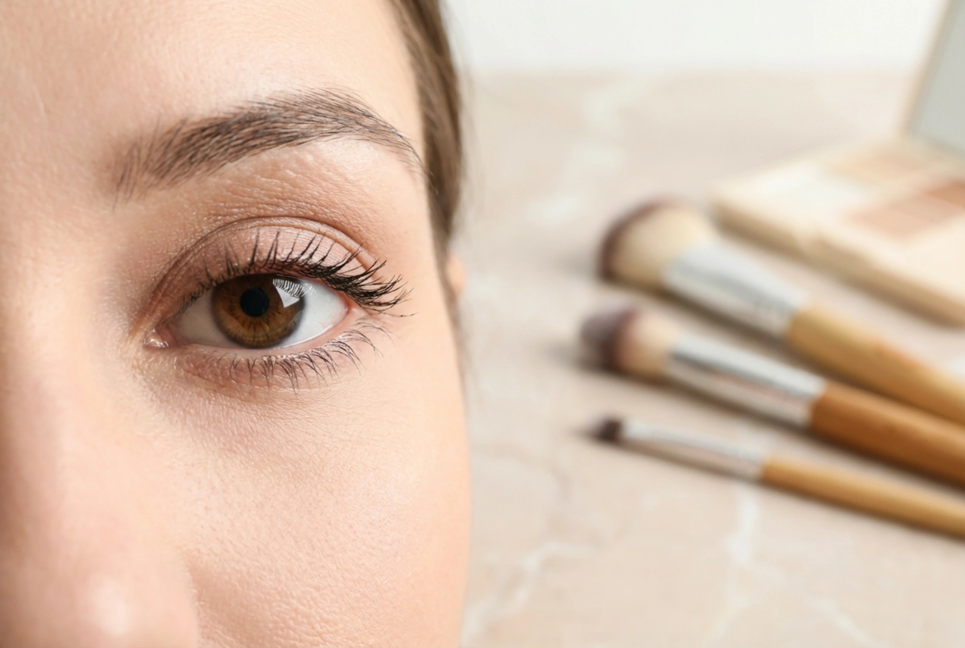 Přirozený make-up očí: svěží vzhled v několika jednoduchých krocích
