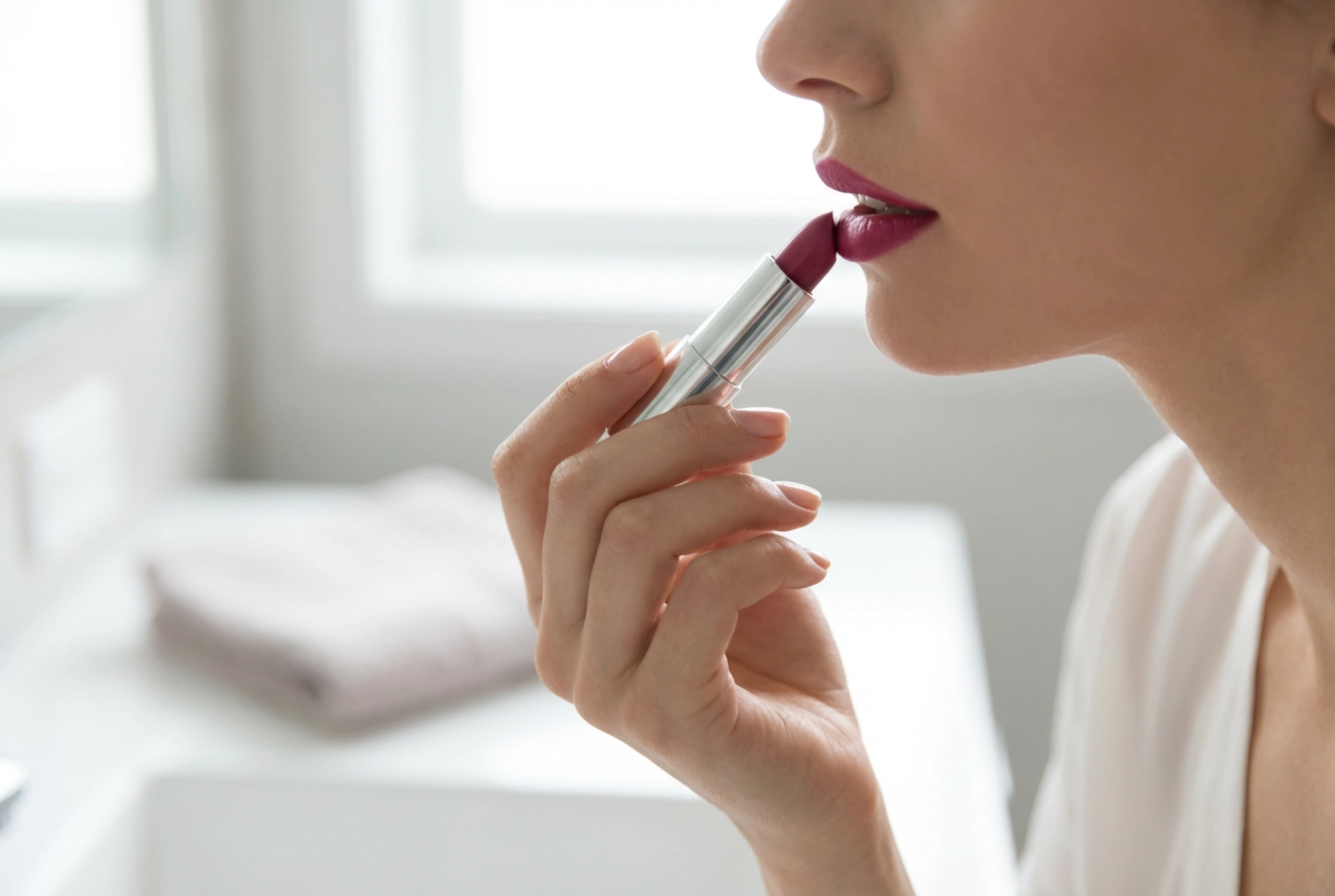 Dokonalé nalíčení rtů: Průvodce od přípravy po fixaci